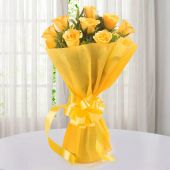 Fresh Enticing 8 Yellow Roses